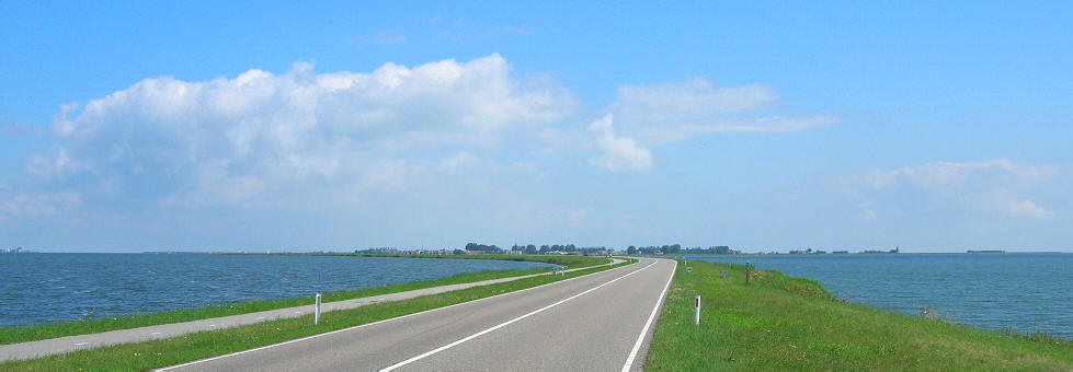 La N518 attraversa il mare verso Marken