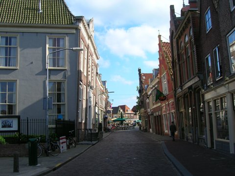 Hoorn: le case pendenti sulla Nieuwe Straat